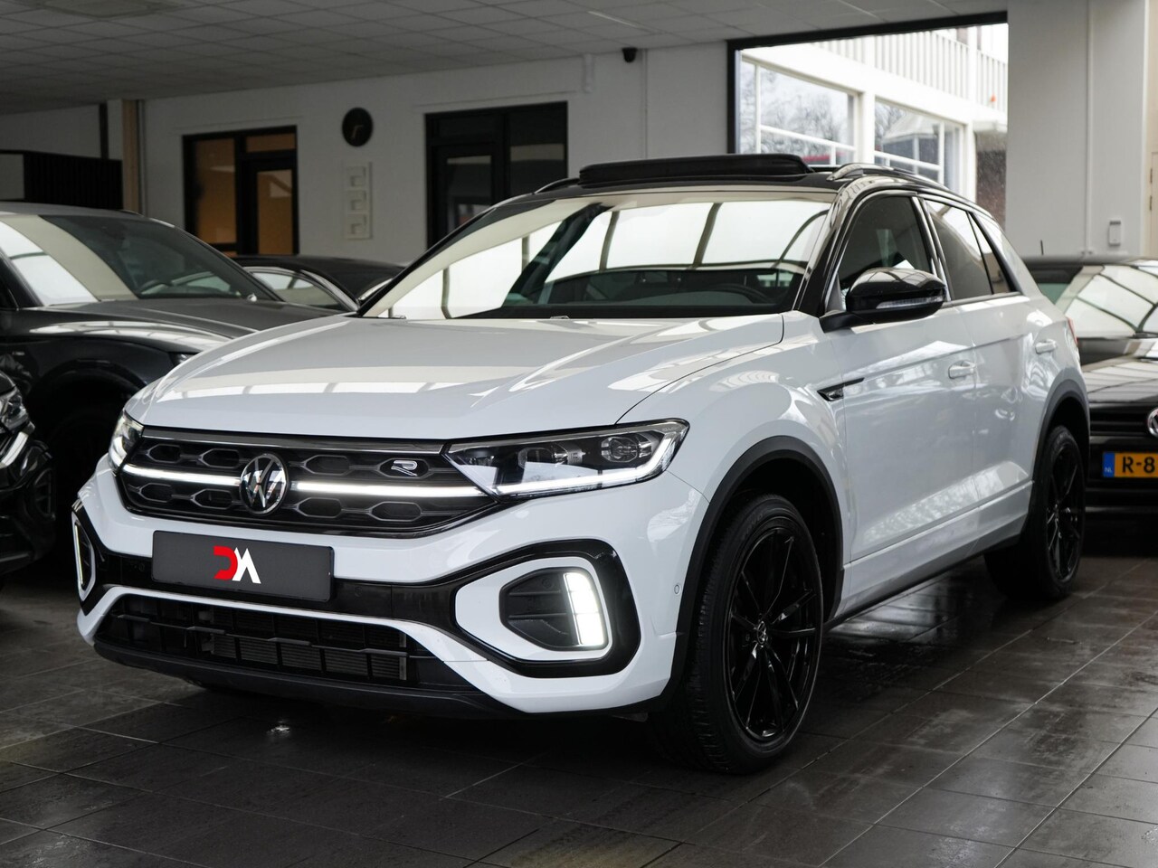 Volkswagen T-Roc - 1.5 TSI R-Line Black Edition | PANO | CAMERA |  IQ LIGHT | VIRTUAL - AutoWereld.nl