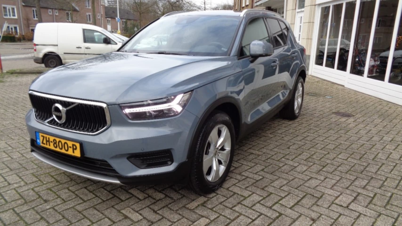 Volvo XC40 - 1.5 T3 163pk MOMENTUM GEARTRONIC - AutoWereld.nl