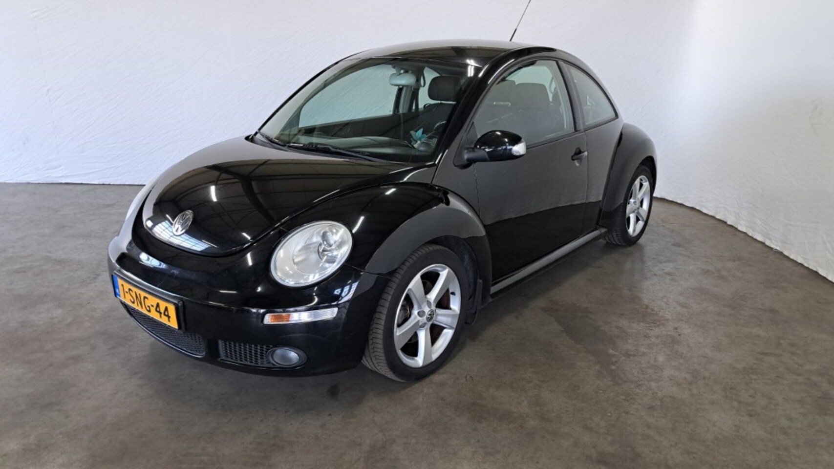 Volkswagen Beetle - New Beetle 1.8 20 V Trendline - AutoWereld.nl