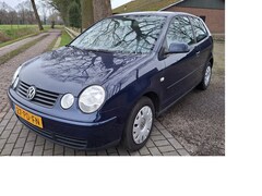 Volkswagen Polo - 1.2-12V Comfortline Met nieuwe APK, RDW-NAP, stuurbekrachtiging, elektrische ramen, centrale deurvergrendeling