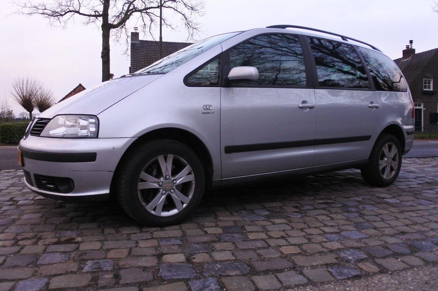 Seat Alhambra - 1.8-20VT Businessline 7 pers. 209 dkm apk 3-10-2025 - AutoWereld.nl