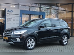 Ford Kuga - 1.5 ECOBOOST 150PK TITANIUM NAVI CAMERA EL-TREKHAAK XENON APPLE/ANDROID WINTERPACK 2000KG