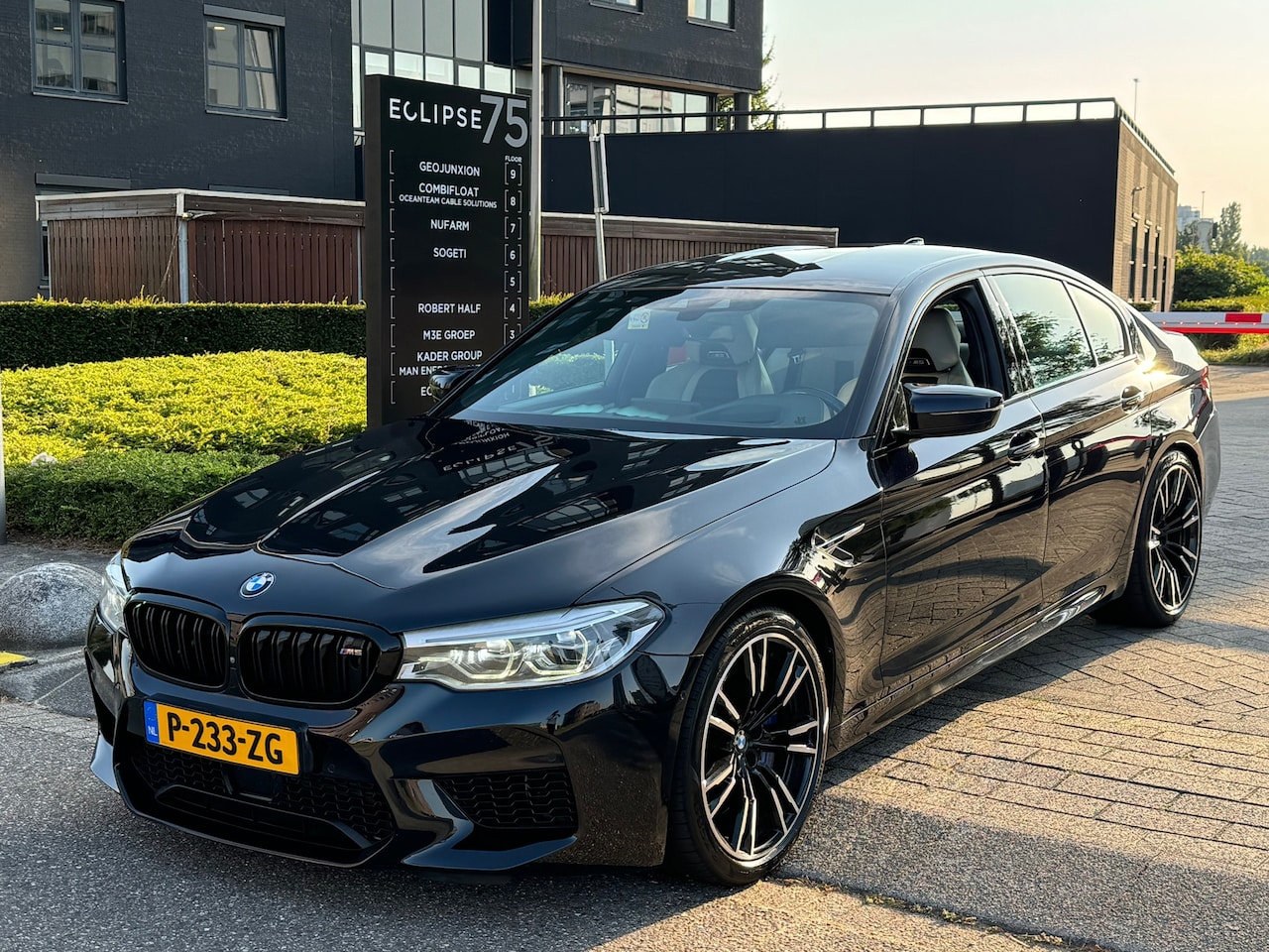 BMW M5 - V8 630PK+ 2018 Carbon G30.H&K.NightVision.Laser.20''! - AutoWereld.nl