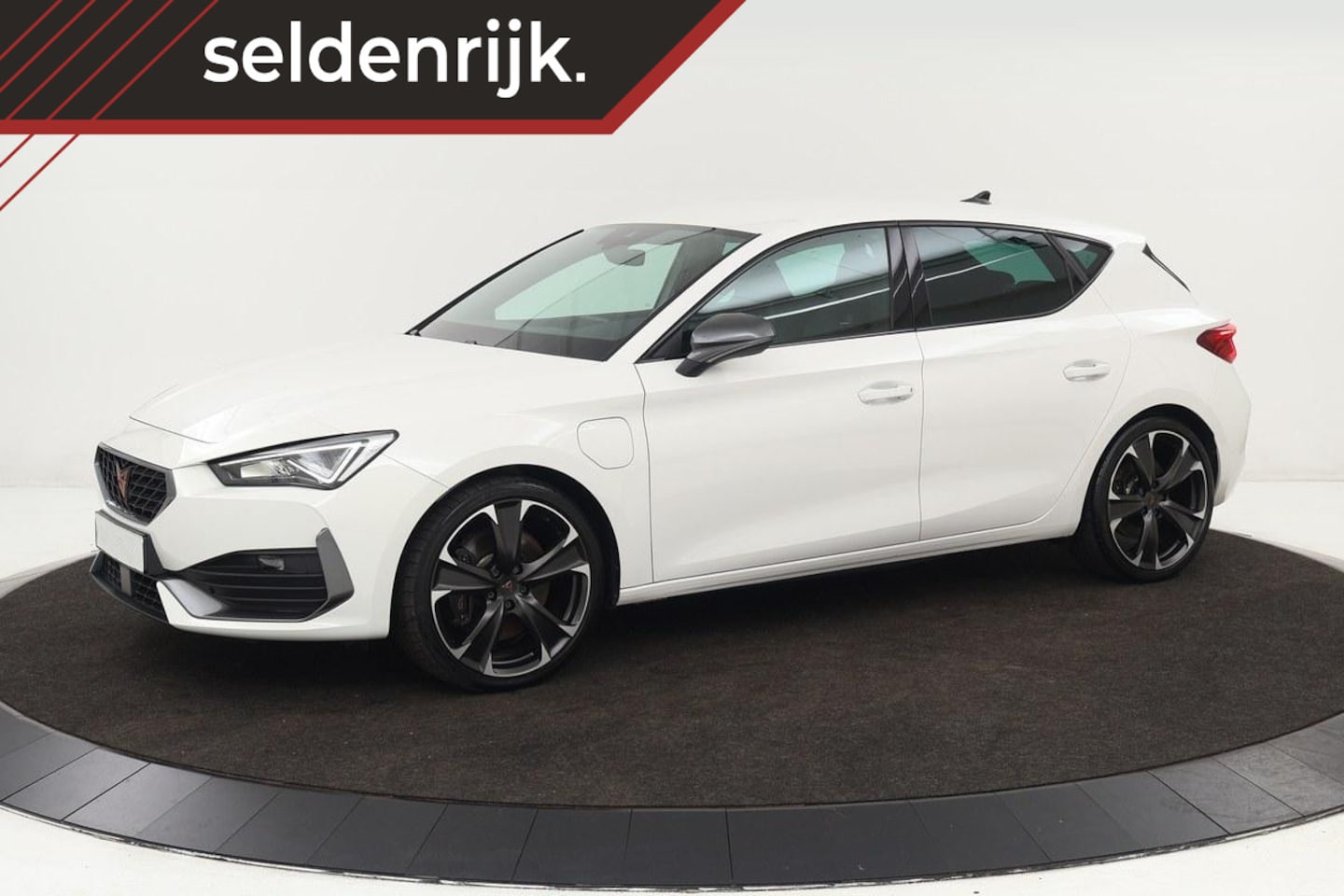 CUPRA Leon - 1.4 e-Hybrid | Stoel & stuurverwarming | Navigatie | Full LED | PDC | Climate control | Sp - AutoWereld.nl