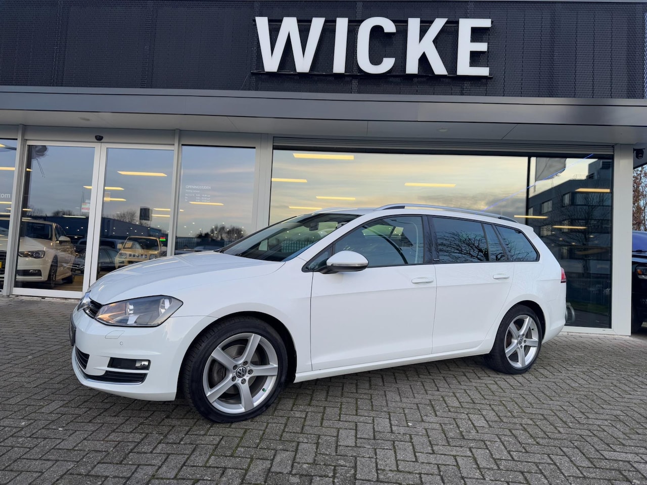 Volkswagen Golf Variant - 1.2 TSI Allstar Stoelverw. PDC Cruise control - AutoWereld.nl