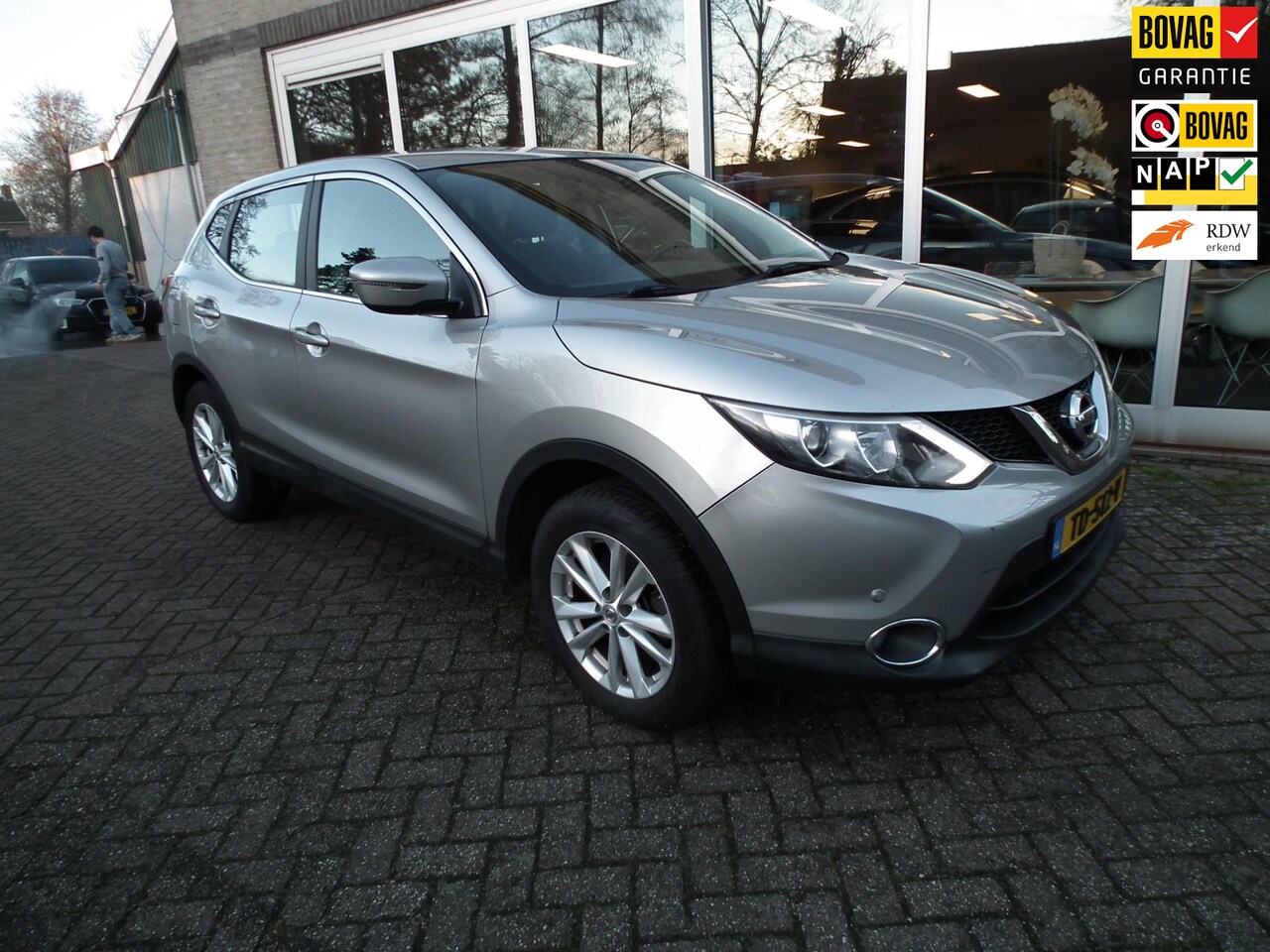 Nissan Qashqai - 1.2 Acenta 2e eigenaar - AutoWereld.nl