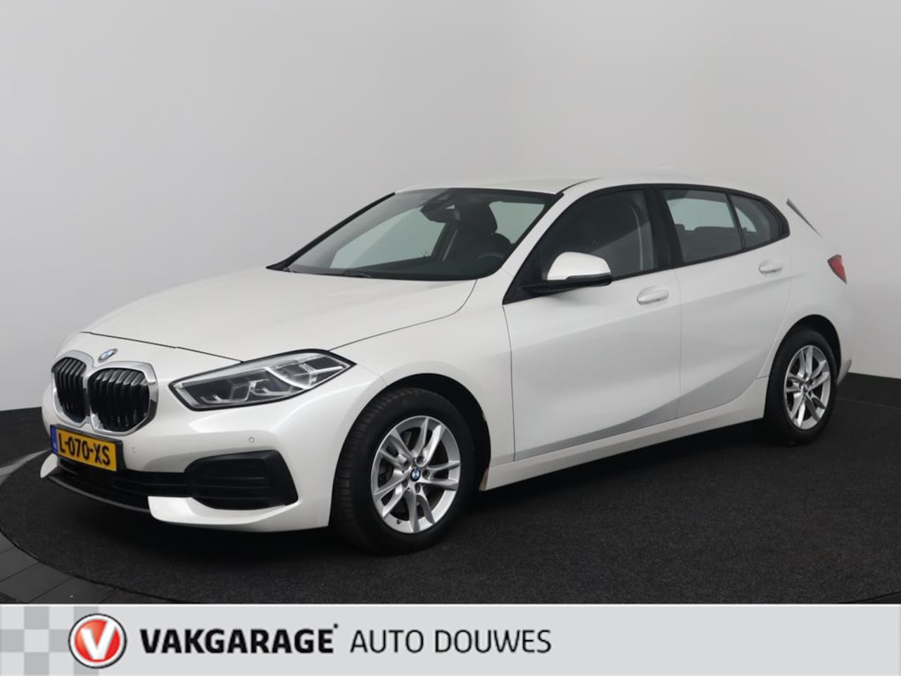 BMW 1-serie - 118i High Executive |Automaat |DAB |LED |Carplay - AutoWereld.nl