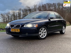 Volvo S60 - 2.4 Drivers Edition Xenon Leder Navi Trekhaak LMV NAP PERFECT ONDERHOUDEN