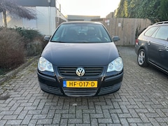 Volkswagen Polo - 1.4-16V Trendline