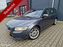 Volvo V50 - 2.4 140PK/ 5 cilinder / Nwe APK / Leder interieur