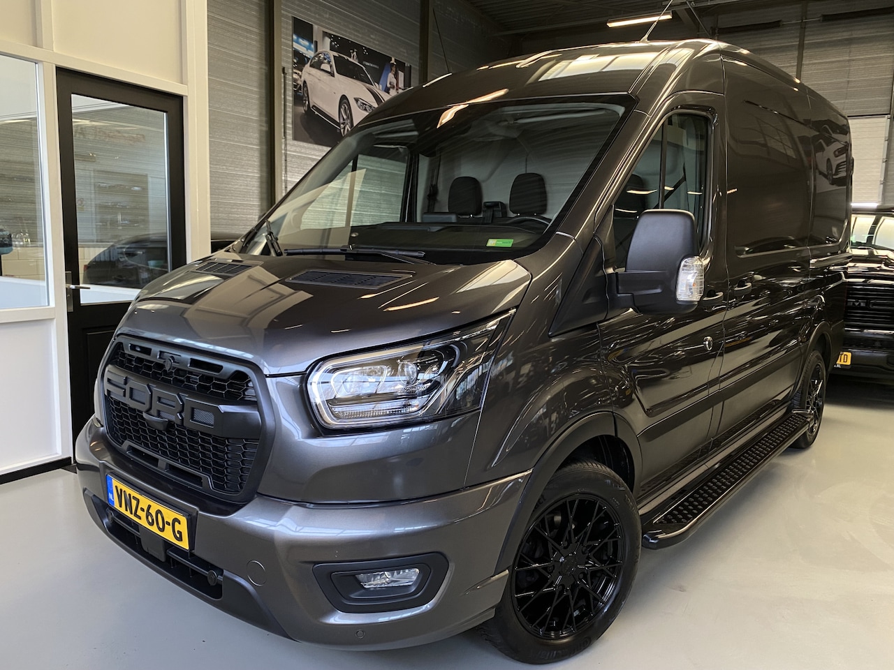 Ford Transit - 320 2.0 TDCI L2H2 Limited Camera, Cruise, Trekhaak, Dubbele schuifdeur, BPM VRIJ - AutoWereld.nl