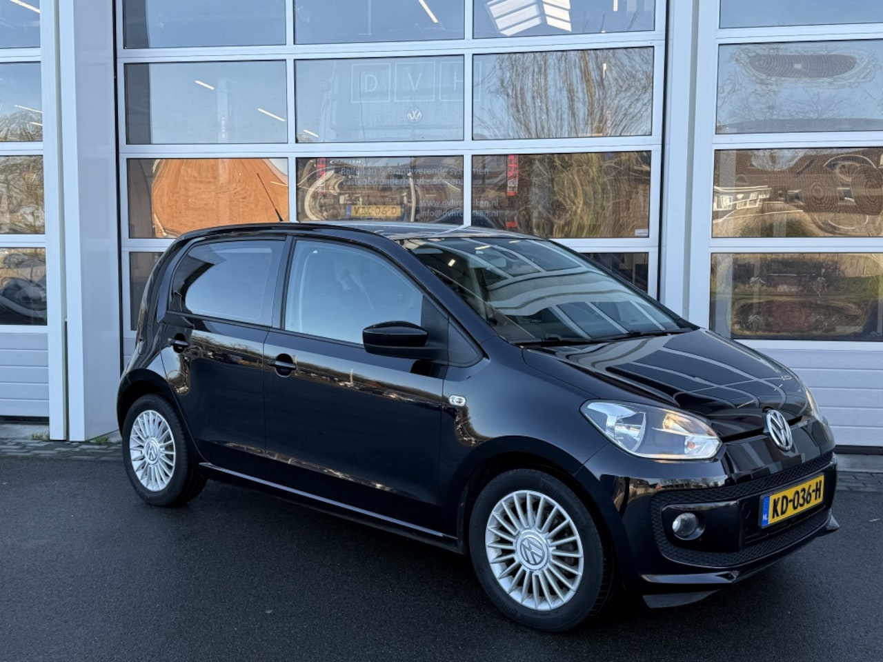 Volkswagen Up! - 1.0 high up! BlueM. - AutoWereld.nl