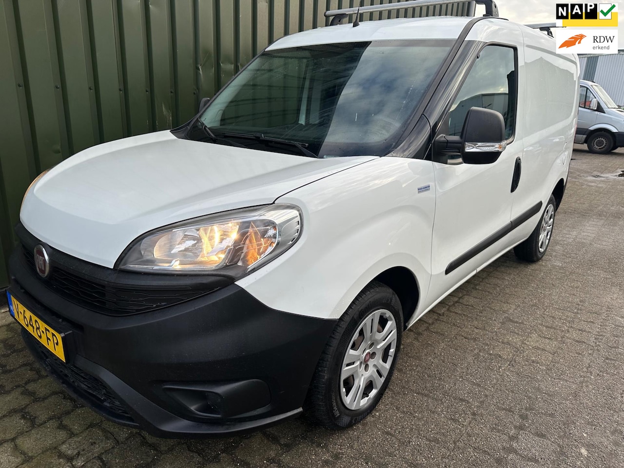 Fiat Doblò Cargo - 1.3 MJ L1H1 Actual 1.3 MJ L1H1 Actual - AutoWereld.nl