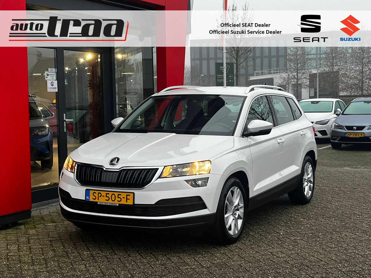 Skoda Karoq - 1.5 TSI ACT Ambition Business / ZWENKBARE TREKHAAK / NAVIGATIE / - AutoWereld.nl