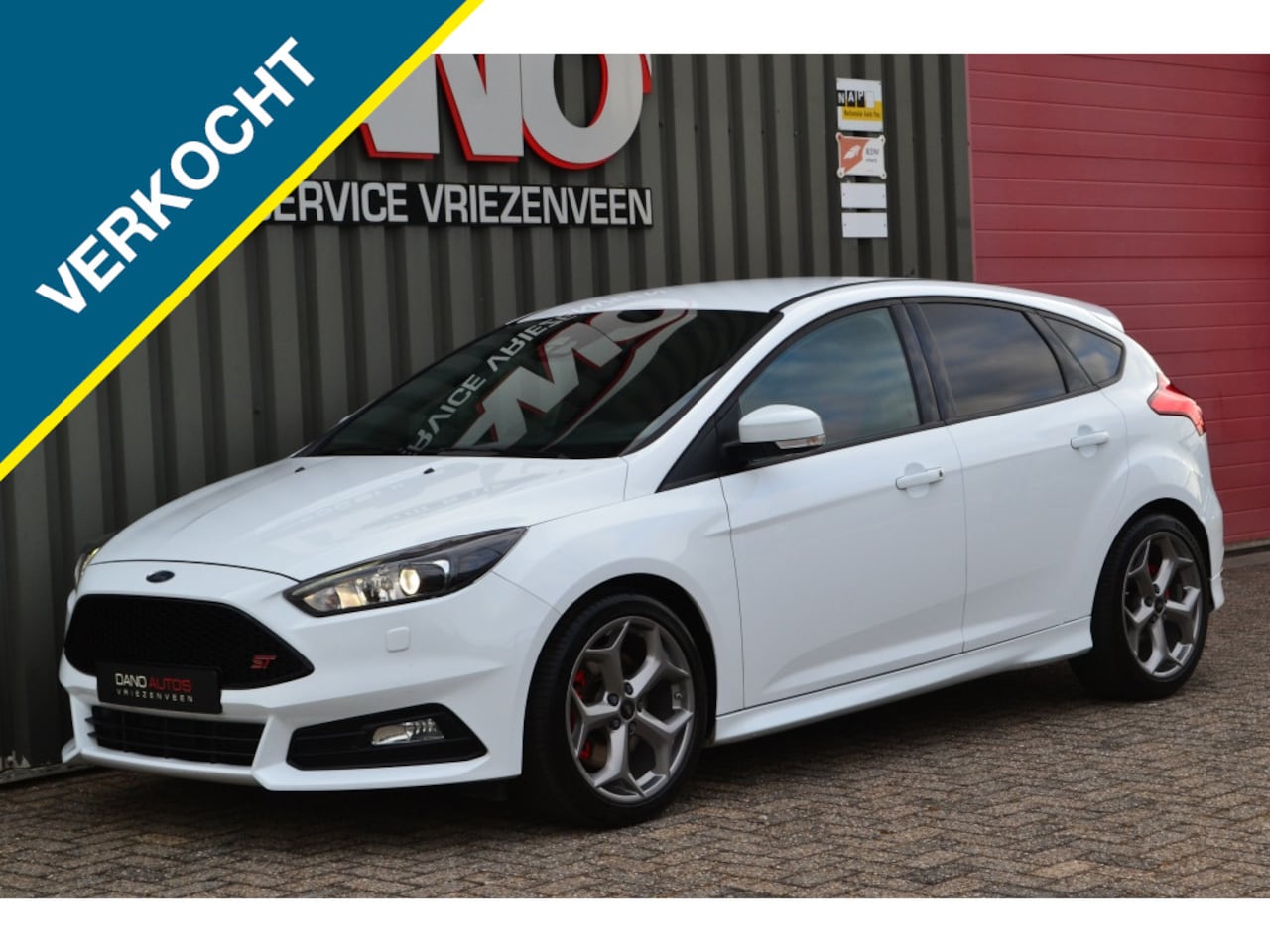 Ford Focus - 2.0 EcoB. ST-2 250PK Navi/Xenon/Leer/18'' inch - AutoWereld.nl