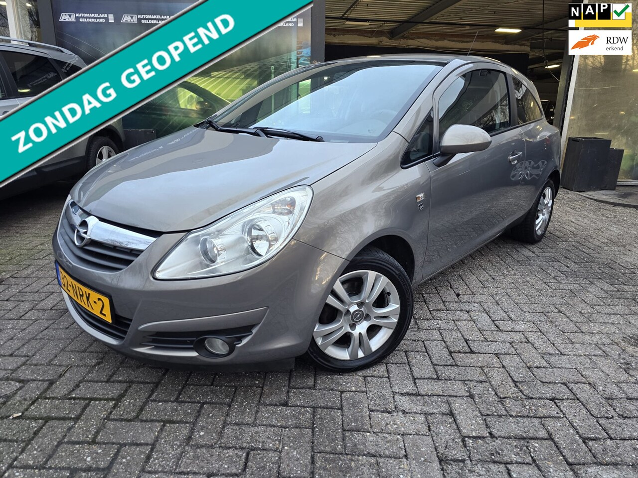 Opel Corsa - 1.4-16V '111' Edition | AUTOMAAT | 2E EIGENAAR | CRUISE | AIRCO | LMV | ELEC RAMEN | - AutoWereld.nl