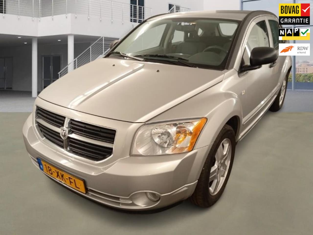 Dodge Caliber - 2.0 SXT Automaat 49.000 km + NAP NL-auto - AutoWereld.nl