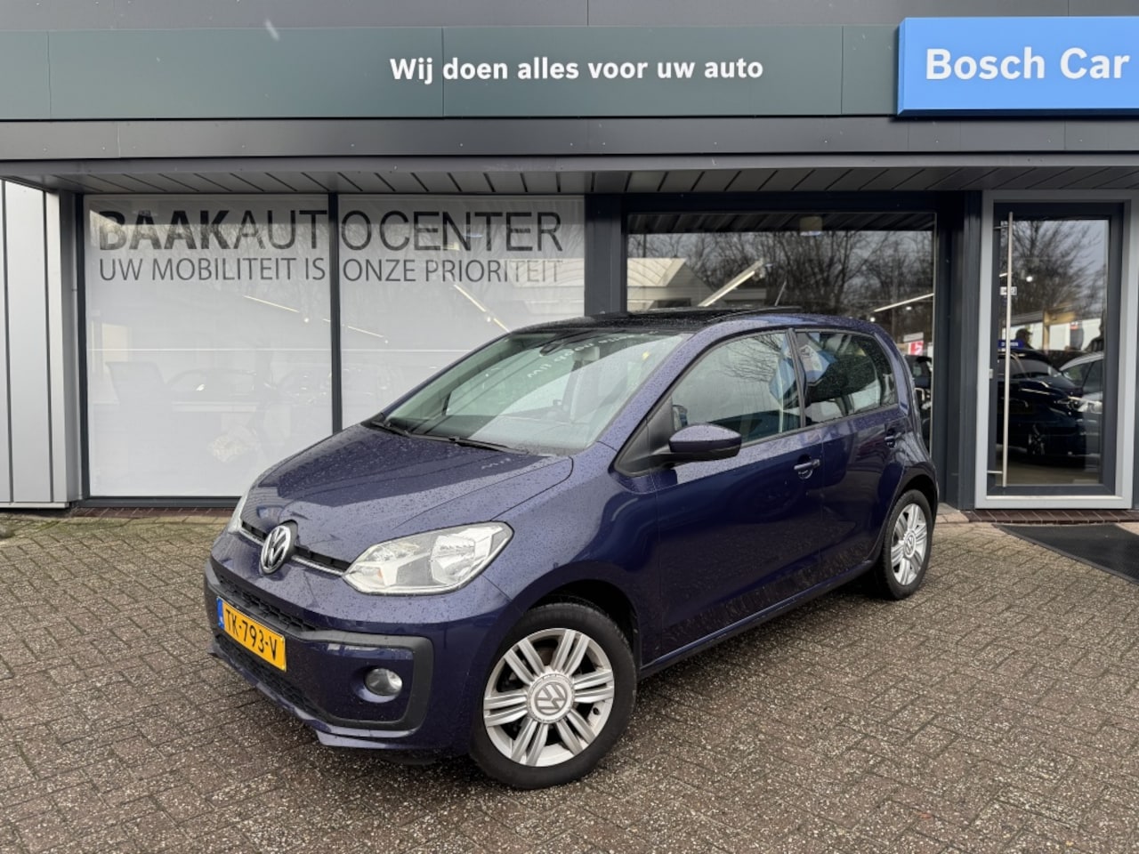 Volkswagen Up! - 1.0BMT high up! | Pano dak | Cruise | Airco | Park. Sens. | - AutoWereld.nl