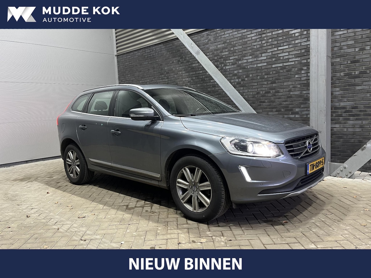 Volvo XC60 - D4 Summum | ACC | Panoramadak | Trekhaak | Leder | Xenon | BLIS | Stoelverwarming - AutoWereld.nl