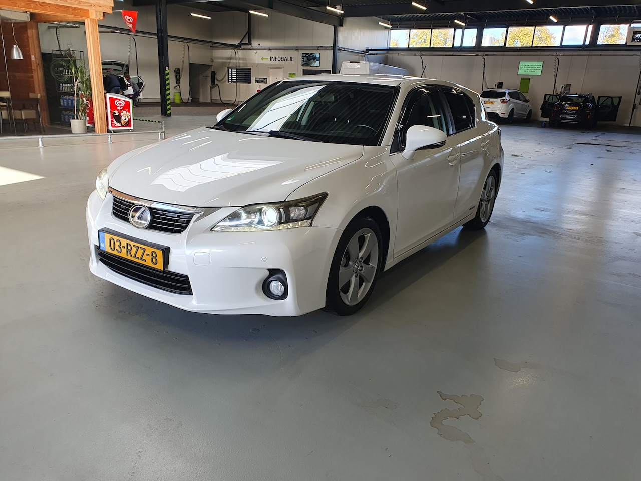 Lexus CT - 200h Business Line - AutoWereld.nl