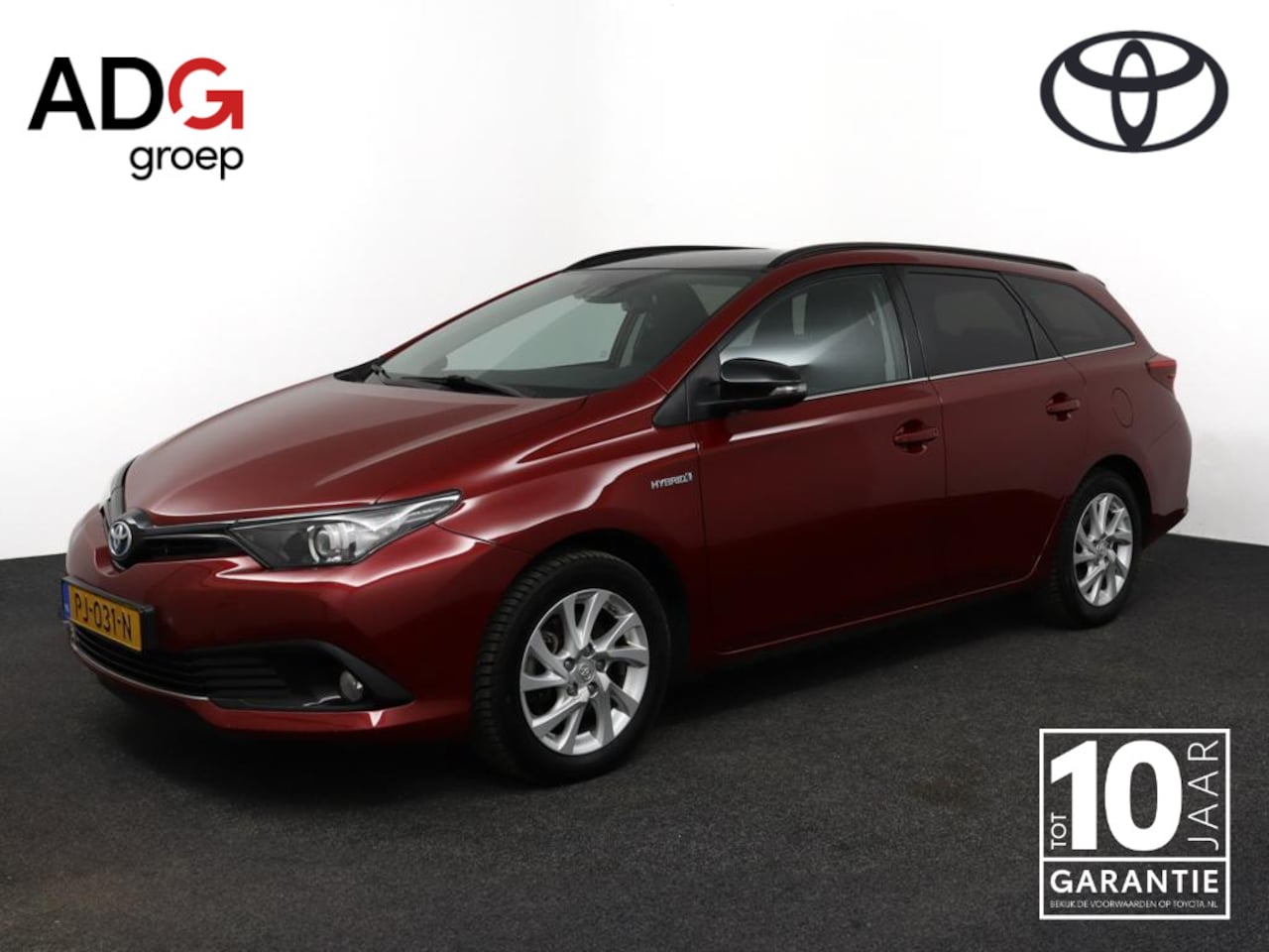 Toyota Auris Touring Sports - 1.8 Hybrid Black Edition Go | Airco | Navigatie | Cruise Control | Achteruitrijcamera | Li - AutoWereld.nl