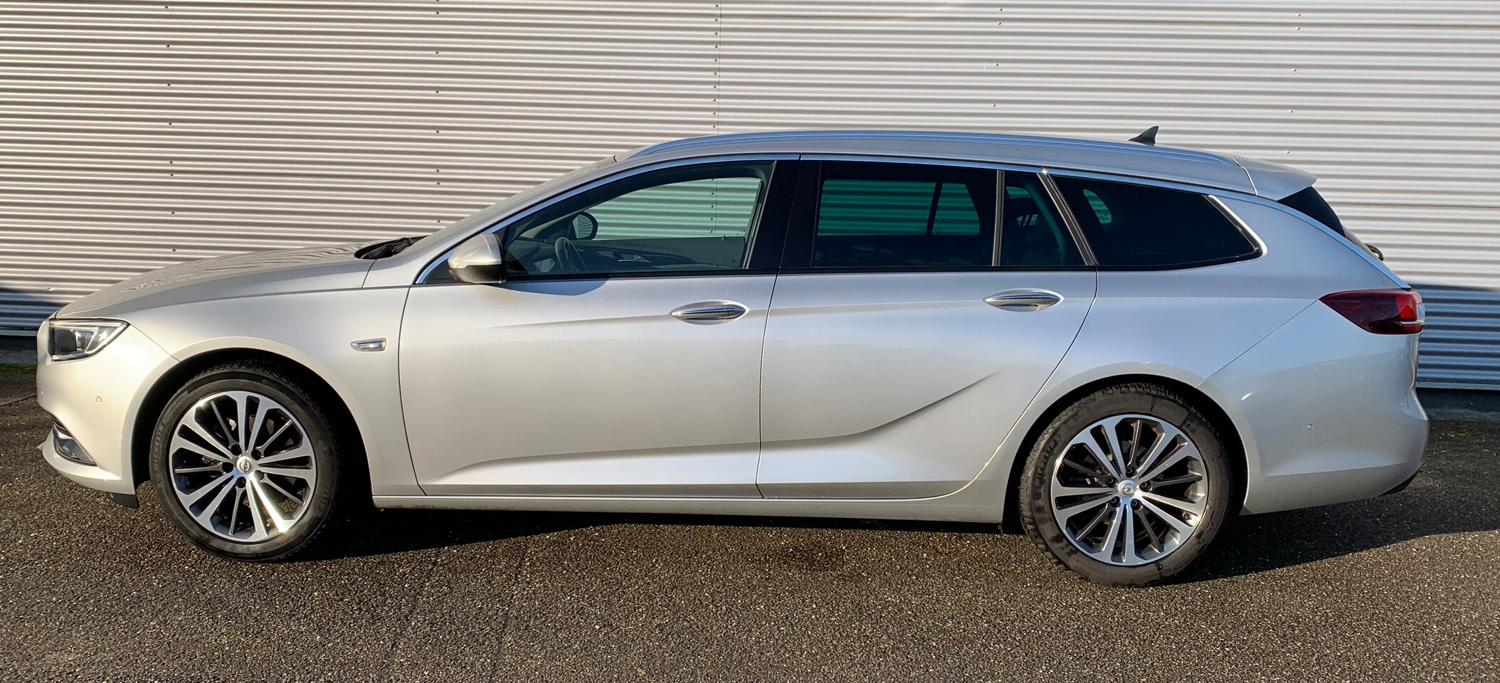 Opel Insignia Sports Tourer - 1.5 Turbo EcoTec Business Executive OPEL Insignia Sports Tourer 1.5 Turbo 165pk Business Executive - AutoWereld.nl