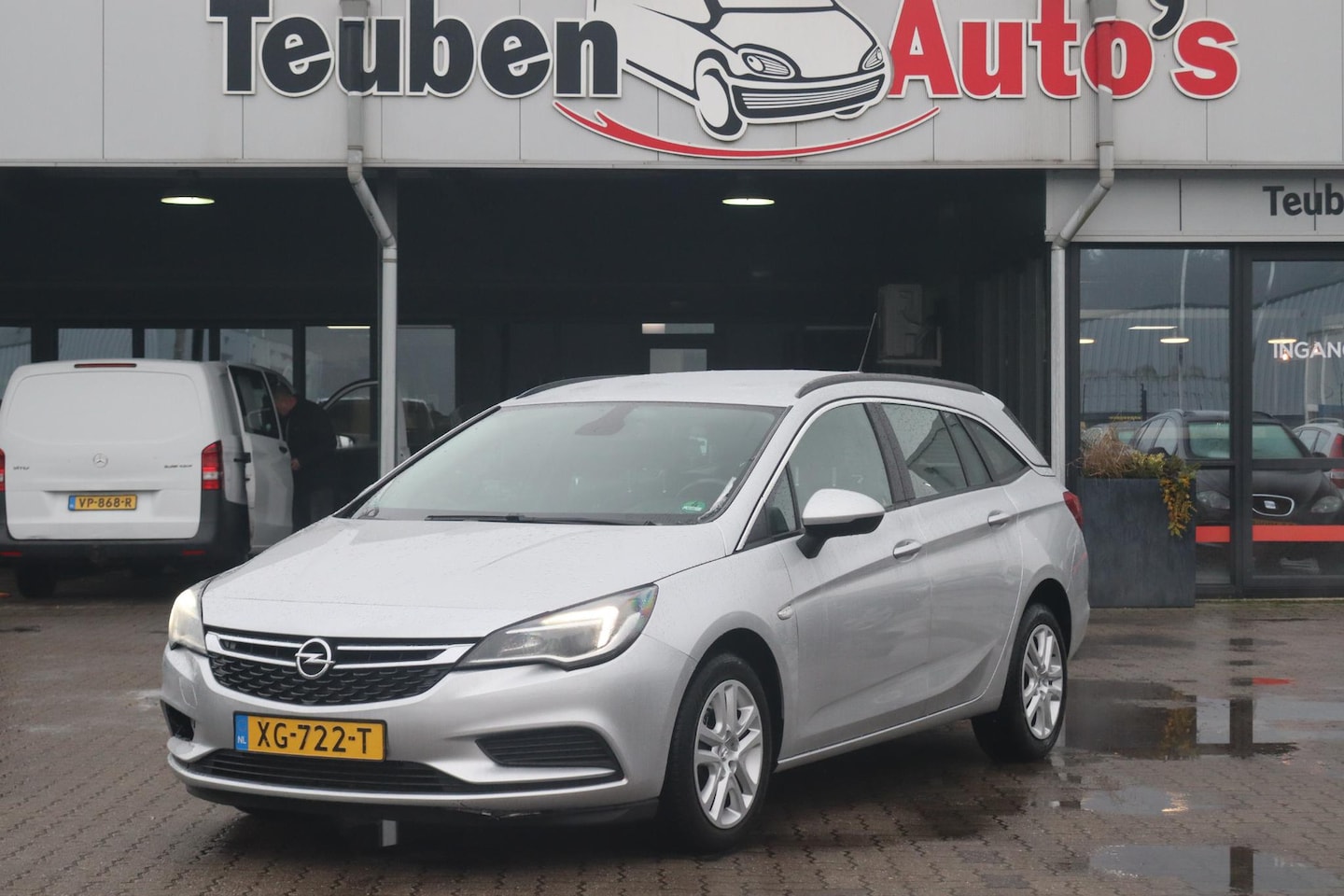 Opel Astra Sports Tourer - 1.6 CDTI Business+ Apple Carplay, Airco, Trekhaak, Navigatie, Cruise control - AutoWereld.nl