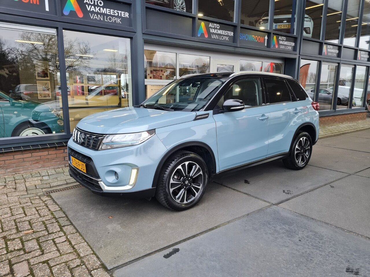 Suzuki Vitara - 1.4 129pk S Hybrid Comfort Panodak Trekh Leder/Alcant. All-in prijs + 12 mnd garantie! - AutoWereld.nl