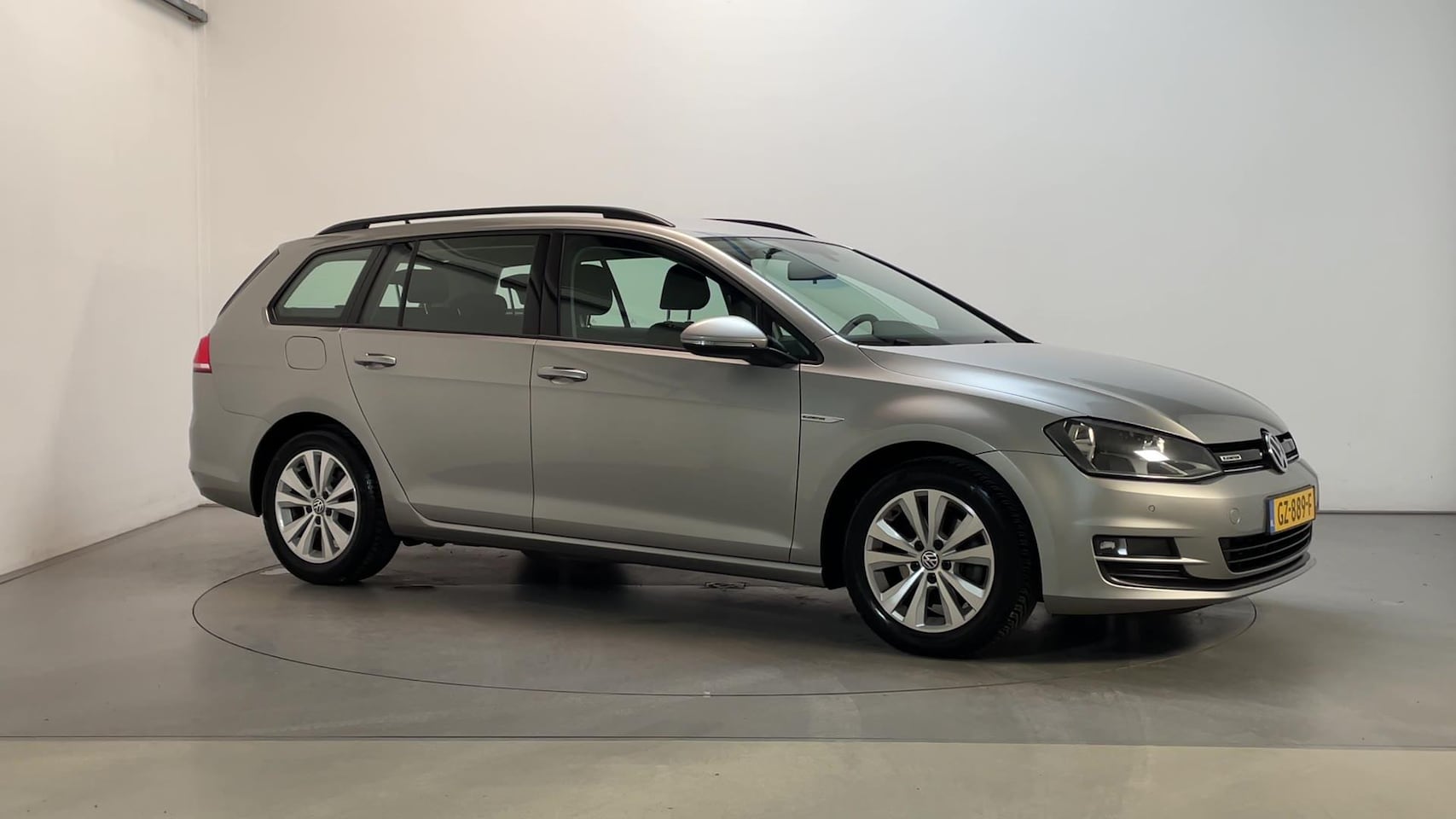 Volkswagen Golf Variant - 1.0 TSI Comfortline 6-bak Navigatie Parkeersensoren DAB+ - AutoWereld.nl