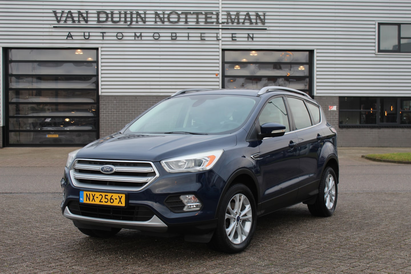 Ford Kuga - 1.5 EcoBoost Titanium / Carplay / Keyless / N.A.P. - AutoWereld.nl