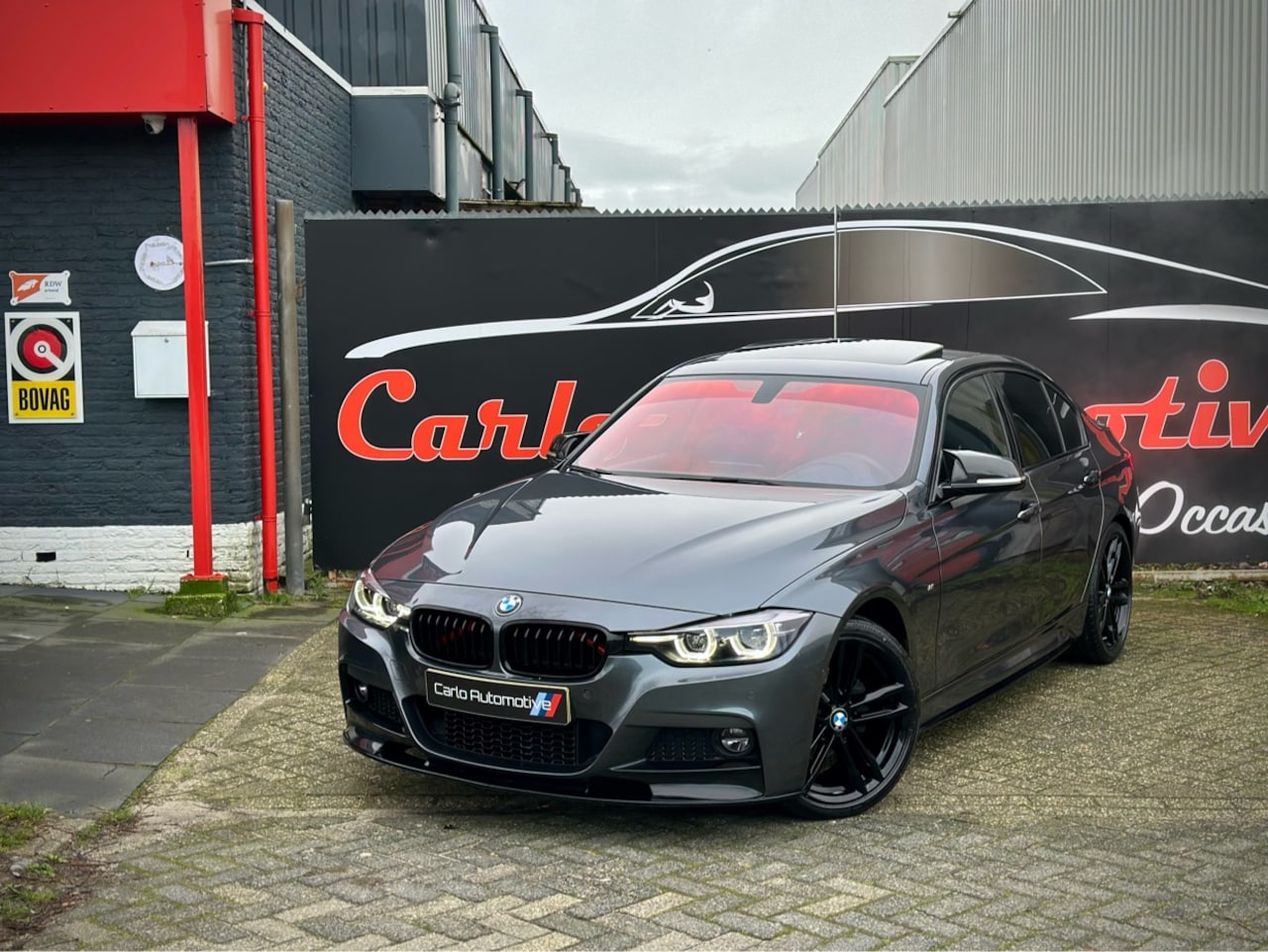 BMW 3-serie - 320i M-PERFORMANCE DAK|M STOEL|VIRTUAL|CAMERA|CARPLAY - AutoWereld.nl