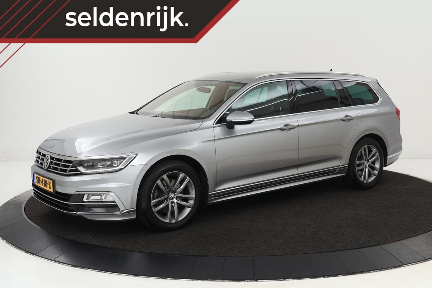 Volkswagen Passat Variant - 1.6 TDI R-Line | DSG | Nappaleder | Stoelverwarming | Trekhaak | Active Info | Adaptive cr - AutoWereld.nl