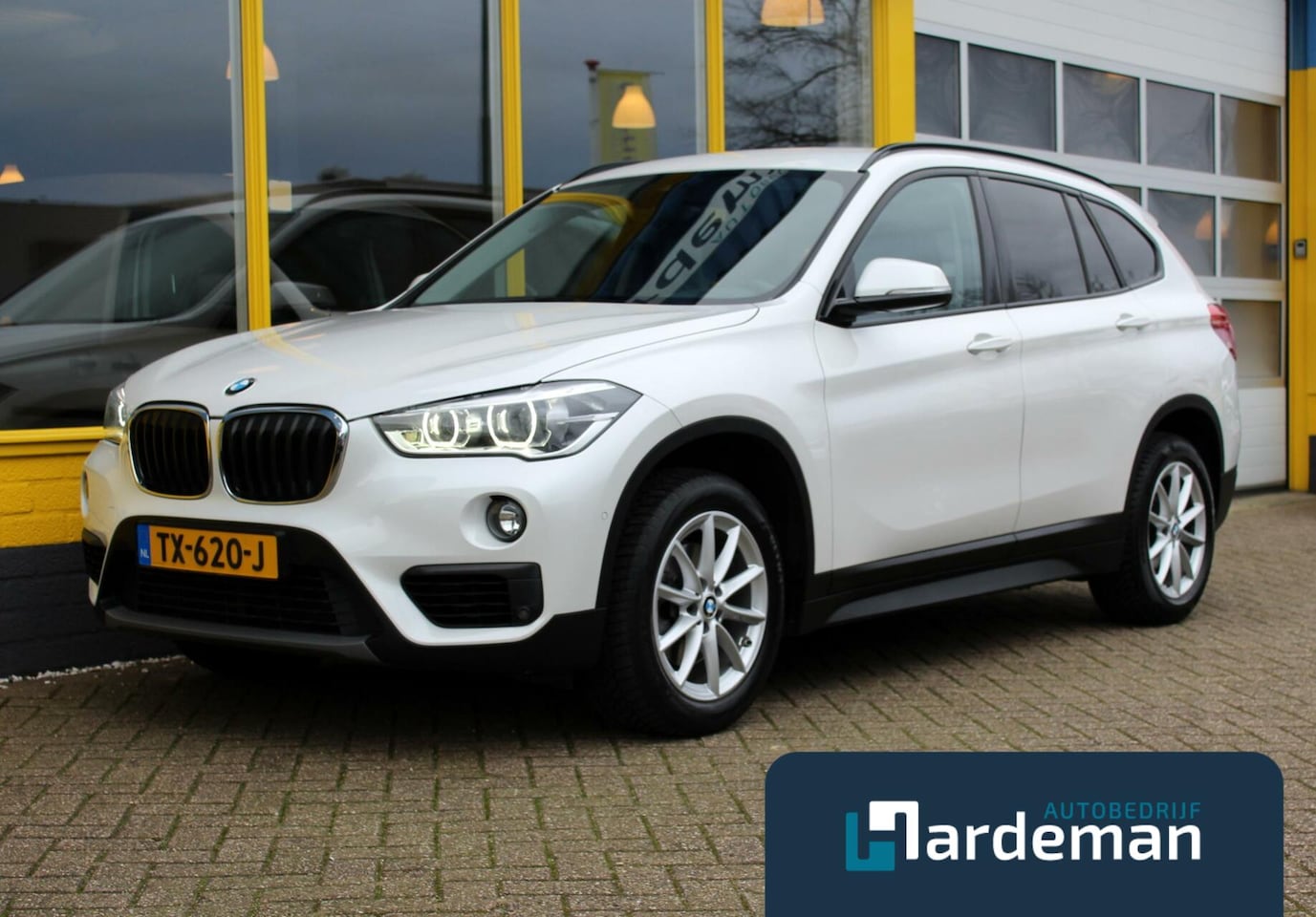 BMW X1 - sDrive18i Navi H/K Led - AutoWereld.nl