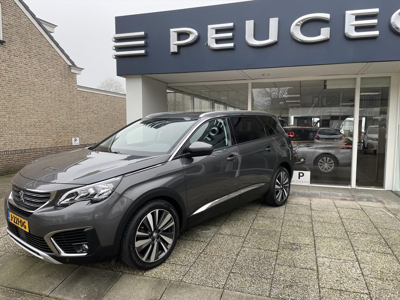 Peugeot 5008 - 1.2 PureTech 130pk S&S EAT8 - AutoWereld.nl