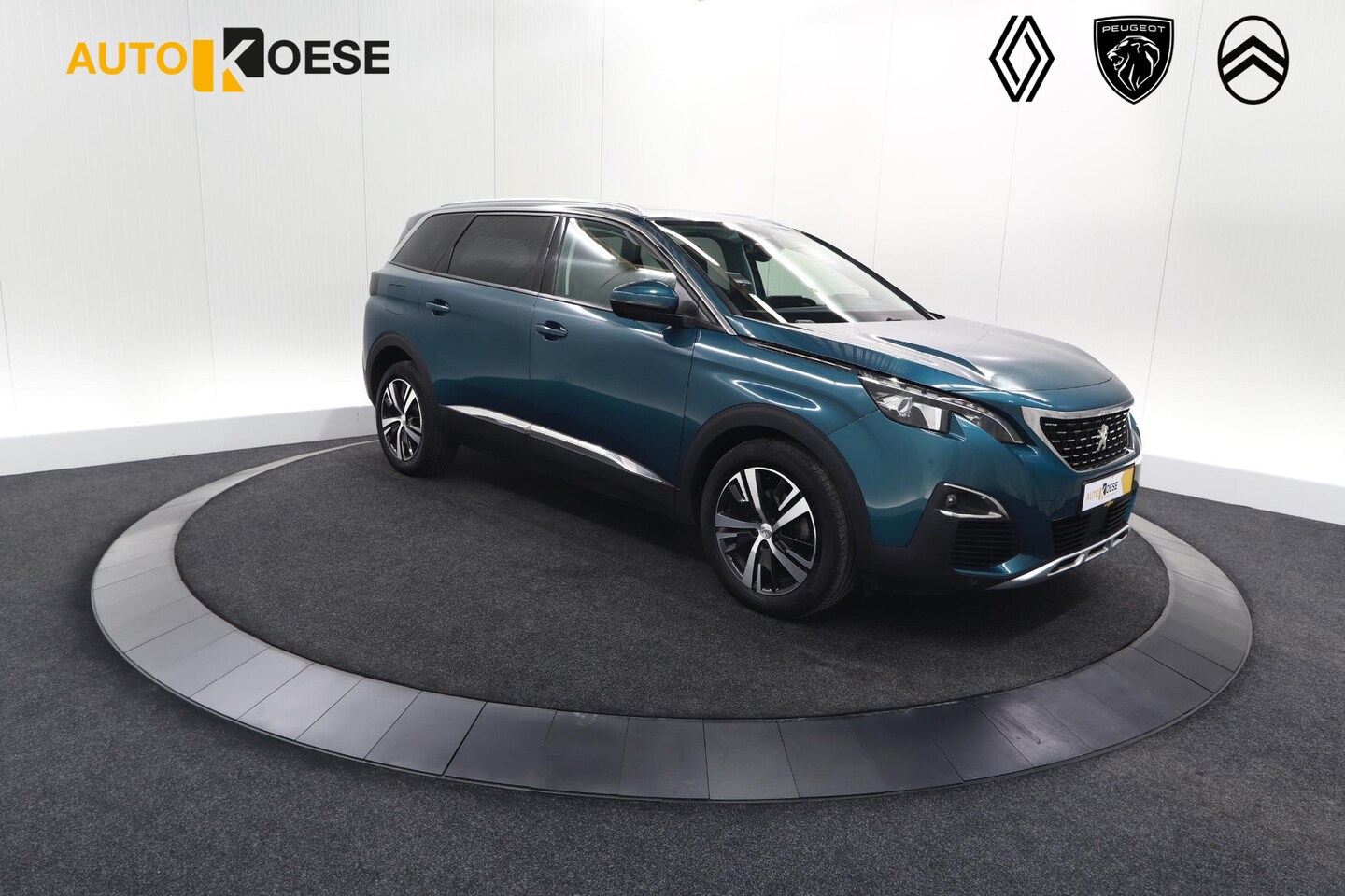 Peugeot 5008 - PureTech 130 EAT8 Allure | Panoramadak | Camera | Navigatie | Apple Carplay - AutoWereld.nl