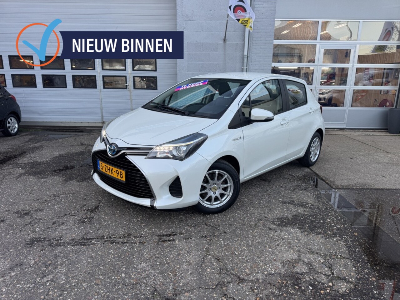 Toyota Yaris - 1.5 Hybrid Aspirat. - AutoWereld.nl