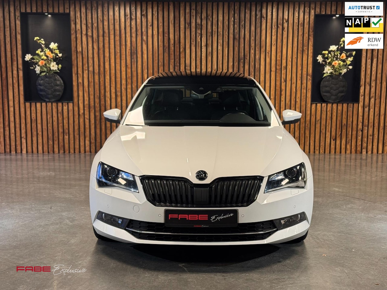 Skoda Superb - 1.4 TSI ACT Style Business/Panorama/Canton/Elektrische Stoelen/NAP - AutoWereld.nl