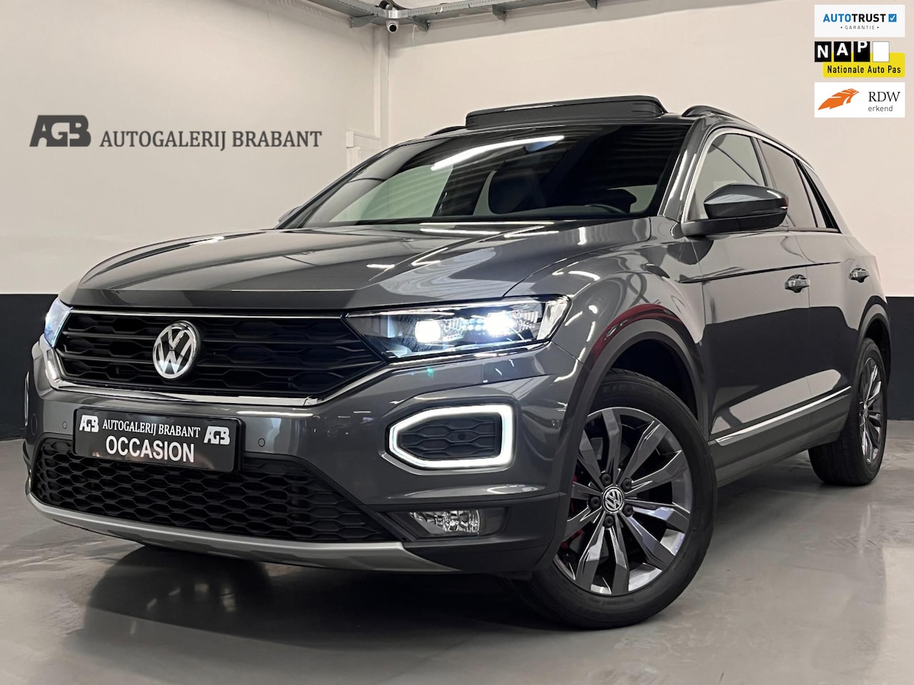 Volkswagen T-Roc - 2.0 TSI 4Motion Sport Pano/Carplay/ACC/LineAssist - AutoWereld.nl