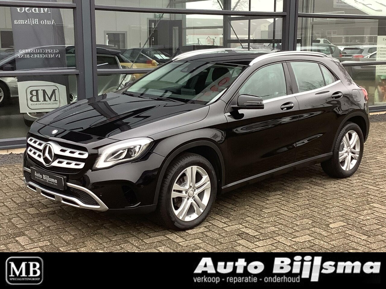 Mercedes-Benz GLA-Klasse - 180 navi, cruise, leer, parkeersensoren, zeer net, - AutoWereld.nl