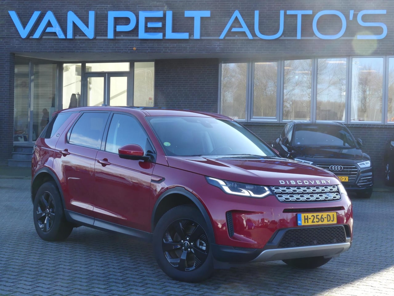 Land Rover Discovery Sport - D180PK 2.0 HSE AWD Automaat / PANO / LEDER - AutoWereld.nl