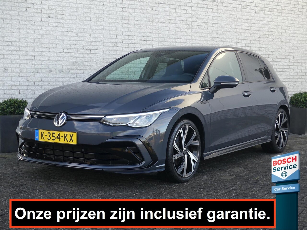 Volkswagen Golf - 1.5 TSI R-LINE NAVI/CLIMATE/ADAP.CRUISE/LMV18''/STOELVERW. - AutoWereld.nl