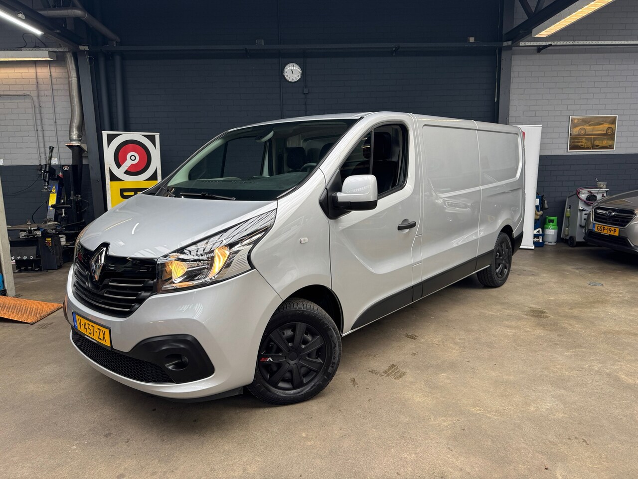 Renault Trafic - 1.6 dCi T29 L2H1 Comfort Energy 1.6 dCi T29 L2H1 Comfort Energy 146pk,Camera Achter,Cruise contr,Navi,PDC Achter,Airco,Tre - AutoWereld.nl