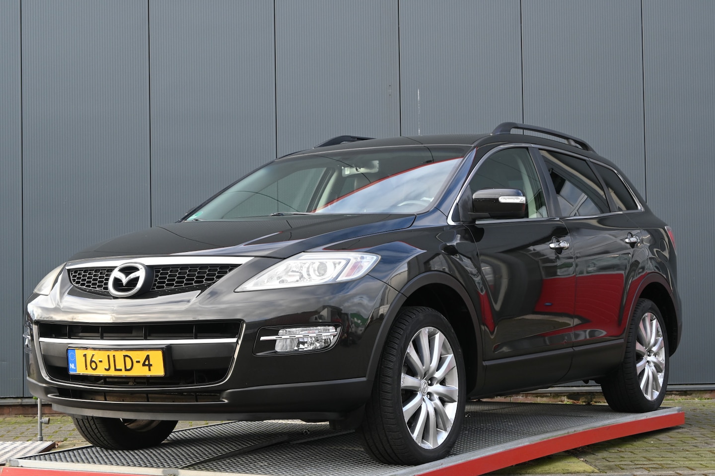 Mazda CX-9 - 3.7 GT-L 7 persoons trekhaak buitenkant gebruikerssporen - AutoWereld.nl