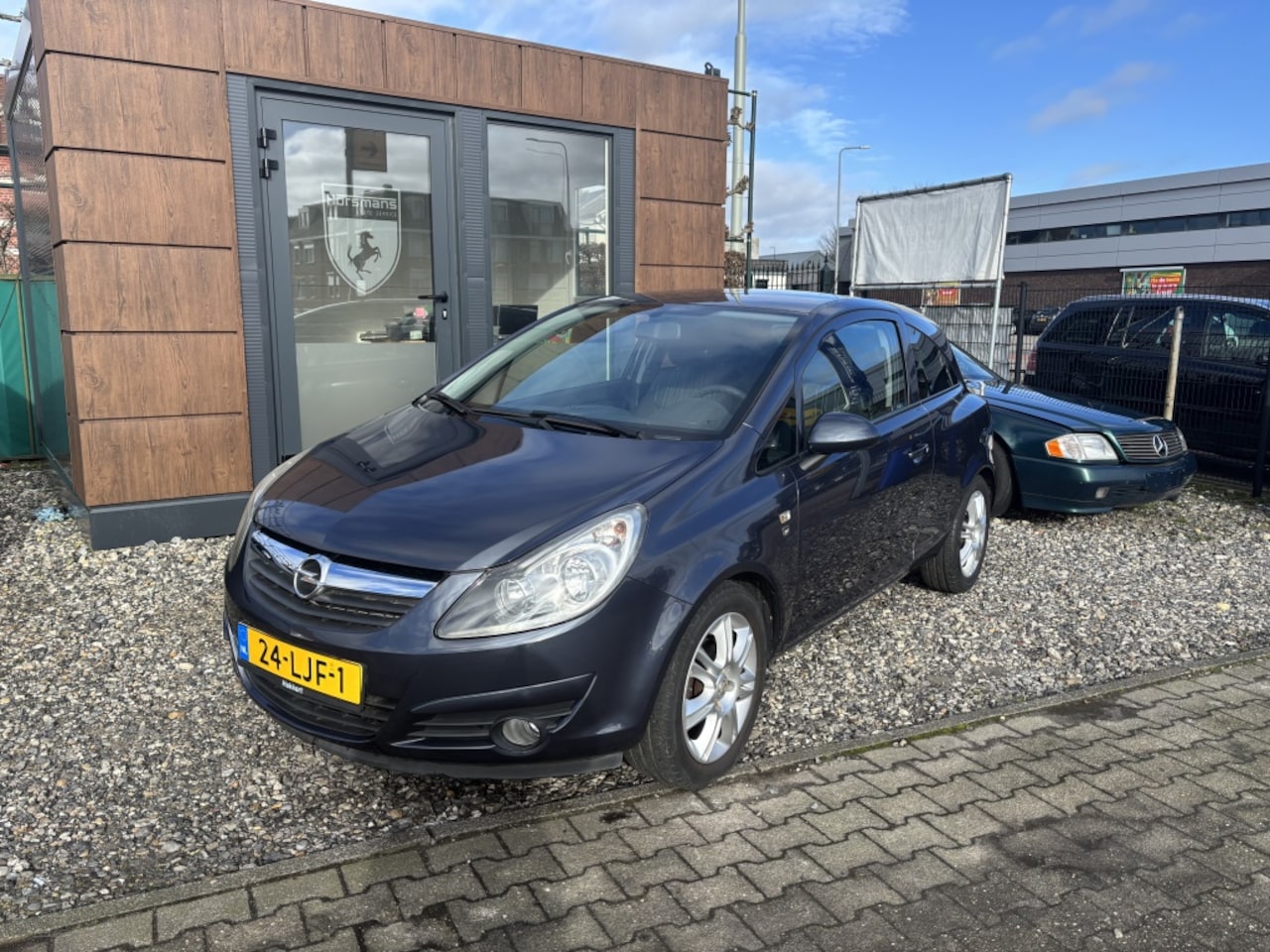 Opel Corsa - 1.2-16V '111' Edition 1.2-16V 111 Edition - AutoWereld.nl