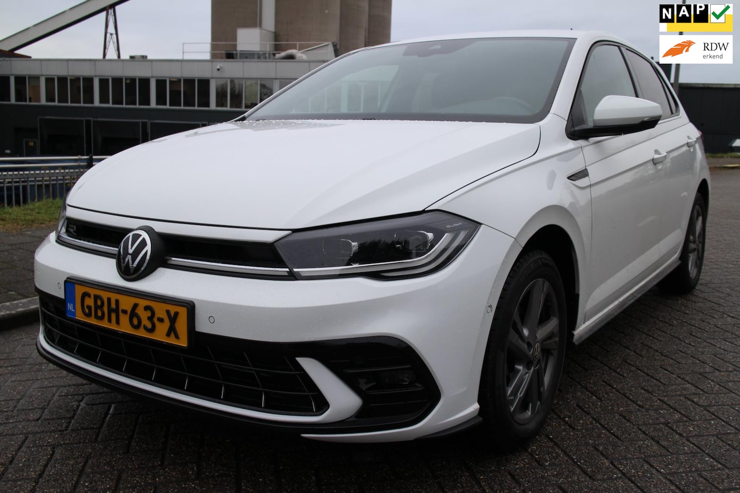 Volkswagen Polo - 1.0 TSI R-Line_AUTOMAAT_ALLE DENKBARE OPTIES!_NETTE AUTO - AutoWereld.nl