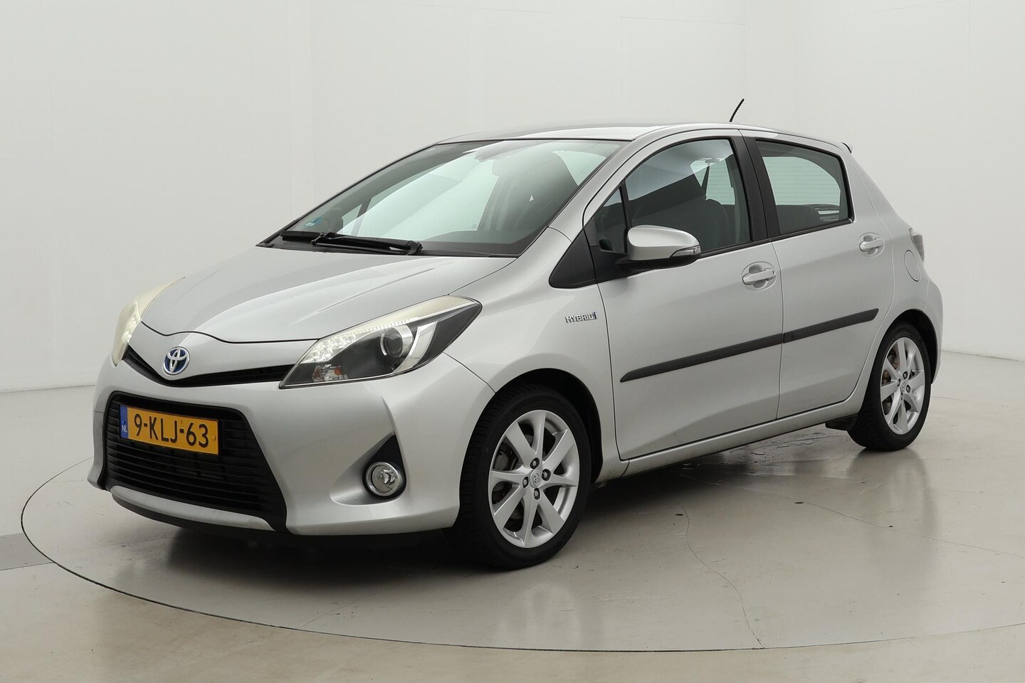 Toyota Yaris - 1.5 Full Hybrid Dynamic | Trekhaak | Navigatie - AutoWereld.nl