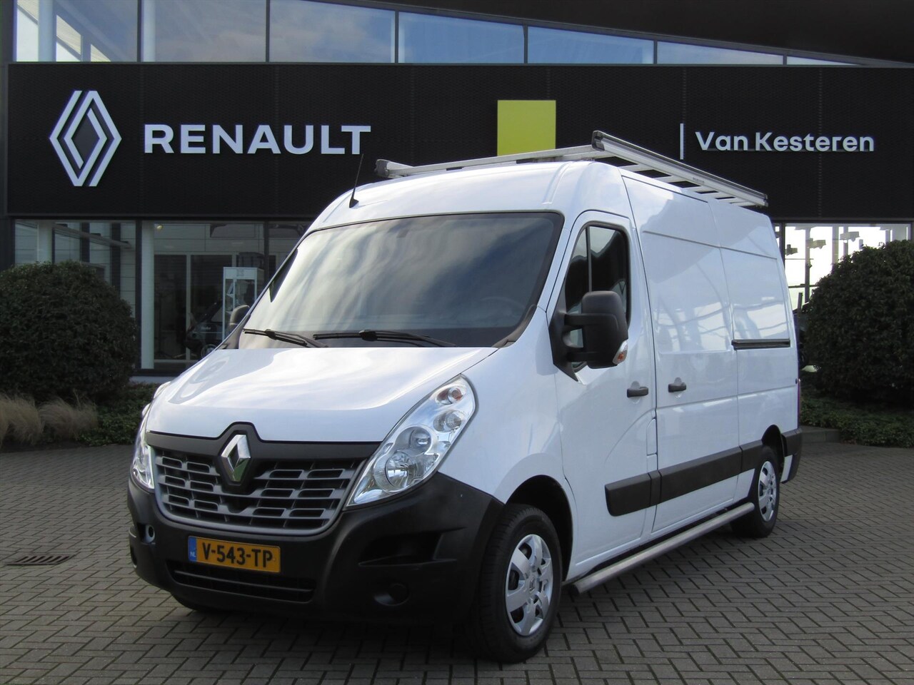 Renault Master - GB 2.3 dCi 130pk L2H2 / 2x Schuifdeur / Trekhaak / navigatie / Blindspot / Cruise-Control - AutoWereld.nl