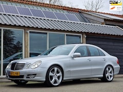 Mercedes-Benz E-klasse - 200 K. Avantgarde (NL-Auto / Trekhaak / Schuifdak / 19 Inch / Half Leder / NAP / Cruise /