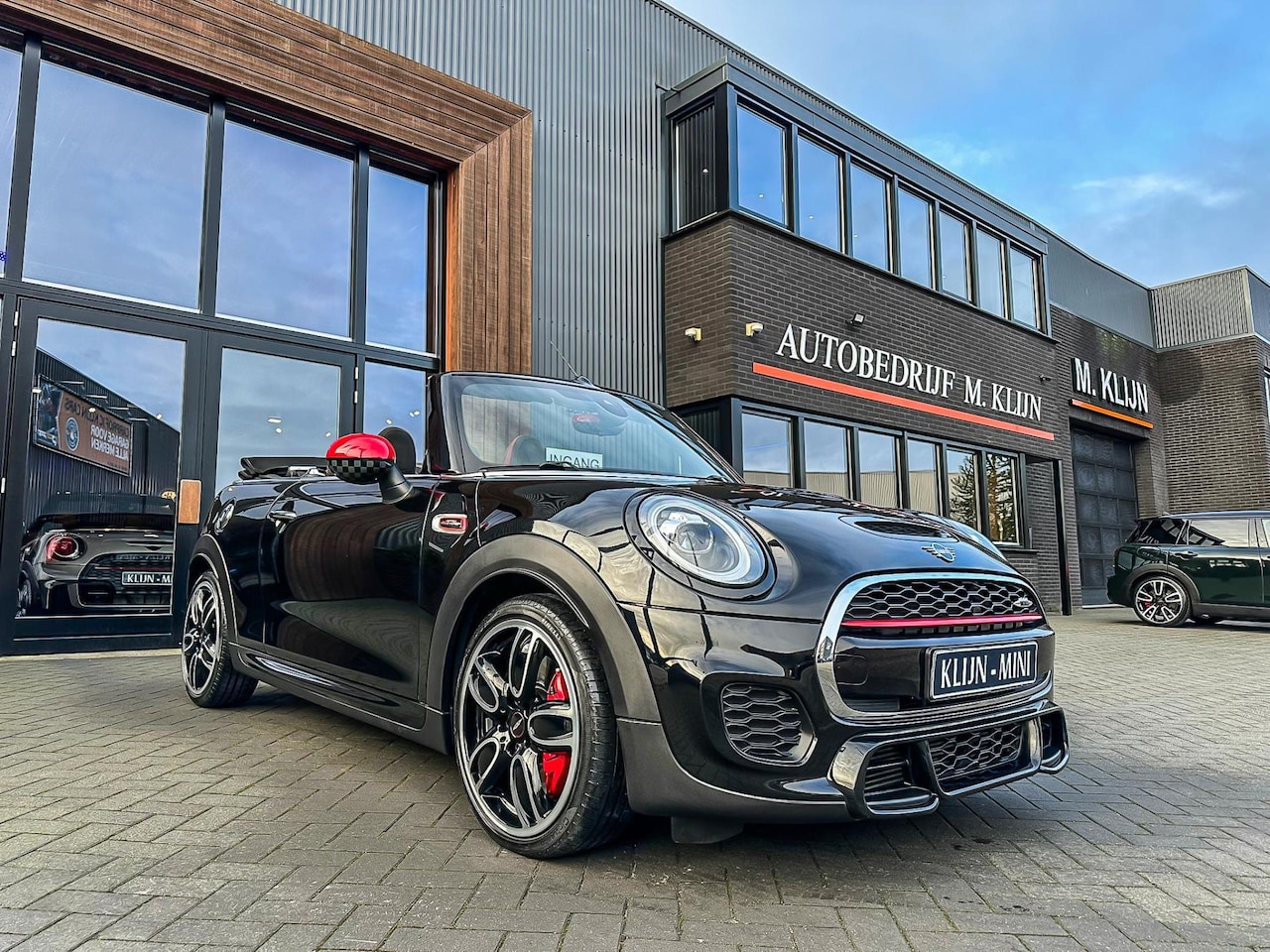 MINI Cabrio - Mini 2.0 John Cooper Works F1 aut 231pk/Camera/Head up/HK/Navi/Uniek - AutoWereld.nl