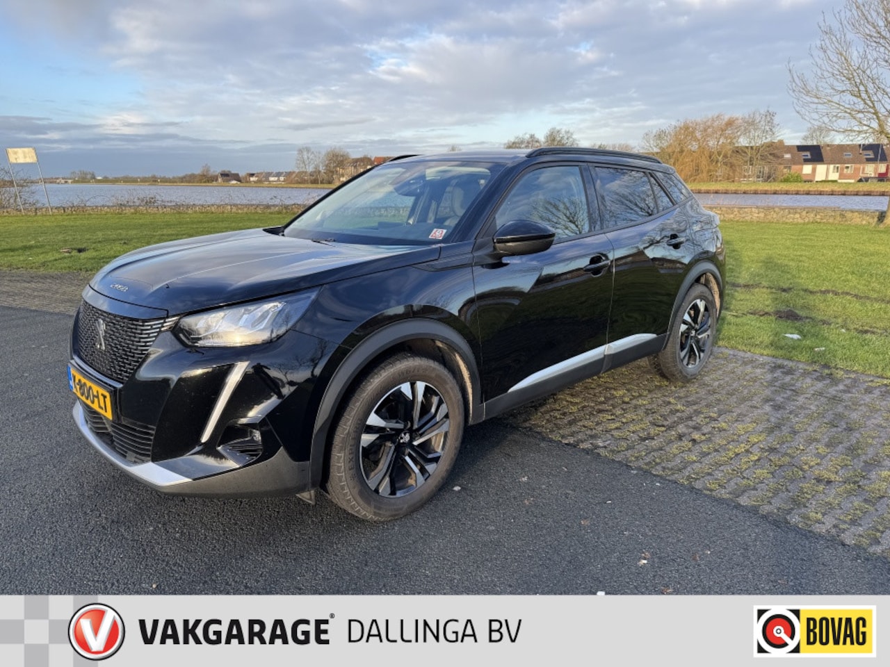 Peugeot 2008 - 1.2 PureTech Allure | D-riem v.v. | bomvol opties - AutoWereld.nl